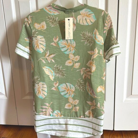 All in Live Floral Hawaiian Striped Green Tee Tshirt Top Blouse Small S NWT - Picture 2 of 3
